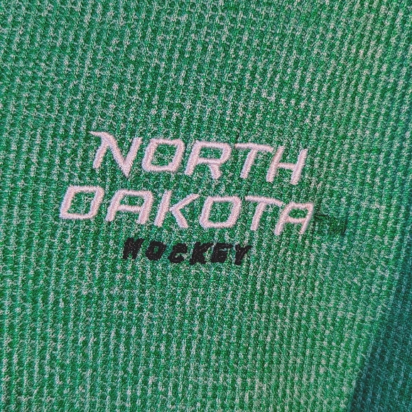 NoDak Hockey Fighting Hawks Hooded Henley Thermal Long Sleeve Shirt Small - Picture 5 of 5